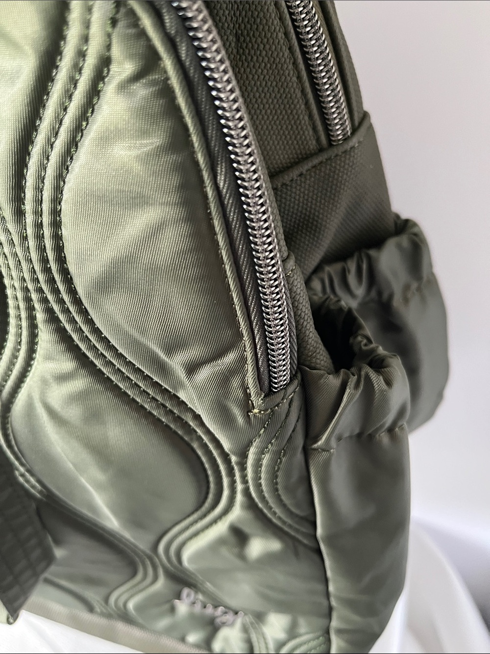 LUG - Aviator Carry-All Tote Bag in Olive - Picture 10 of 11